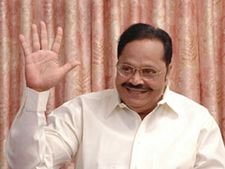வெள்ள நிவாரணத்தை கொள்ளையடிக்காமல் வழங்க வேண்டும் - துரை முருகன்