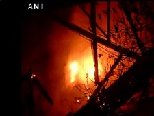 மும்பை: தனியார் தொழிற்சாலையில் பயங்கர தீ விபத்து 