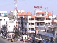 கோவையும் 'தூங்காநகரம்' ஆனது... இரவு நேர கடைகளுக்கு போலீஸ் அனுமதி- வியாபாரிகள், மக்கள் ஹேப்பிங்கண்ணா