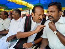 ஜல்லிக்கட்டு தடையை நீக்காவிட்டால் போராட்டம் தொடரும்... மக்கள் நலக்கூட்டியக்கம் அறிவிப்பு