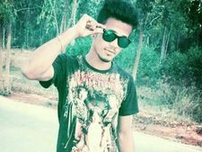 பேஸ்புக்கில் 'ஹாய் சிஷ்யா'ன்னு சொன்னது குத்தமாய்யா? பெங்களூர் வாலிபரை குத்தி கொன்ற நண்பர்கள்