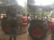 தஞ்சையில் தனியார் வங்கிக்கு பூட்டு போட்டு போராட்டம் நடத்திய விவசாயிகள்