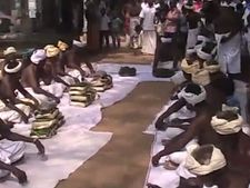 தமிழ்ப் புத்தாண்டு நாளில் களைகட்டிய 'வெற்றிலை வழிபாடு
