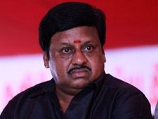 ”அம்மா” ஆடு குட்டி போடும்... ”அய்யா” டிவி குட்டி போடுமா?- ராமராஜனின் அறிவுபூர்வ கேள்வி
