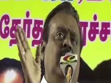 இது தர்மத்துக்கும், அதர்மத்துக்கும் நடக்கும் போர்... கரூரில் விஜயகாந்த் ஆவேசம்- வீடியோ