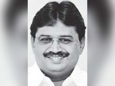 இளைஞர்களையும் நடுத்தர வயதினரையும் நம்பி கோவையில் களமிறங்கிய திமுக- பயோடேட்டா