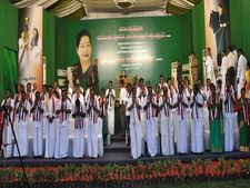 முல்லைப் பெரியாறு-ஜல்லிக்கட்டு விவகாரத்தில் துரோகம் இழைத்த திமுக - காங்.: மதுரையில் ஜெ. பேச்சு 