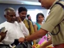 தேங்காய், விபூதி பிரசாதத்துடன் வந்த இளையராஜா... விமானத்துக்குள் அனுமதி மறுப்பு !