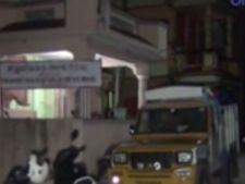 புதுவையிலிருந்து வேனில் கடத்தி வரப்பட்ட 2600 லி மது பறிமுதல் - டிரைவர் கைது - வீடியோ 