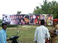 அனுமதியின்றி பேனர் வைத்து அபராதம் கட்டிய விஜய் ரசிகர்கள்! 