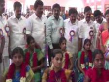 கிருஷ்ணகிரியில் சமுதாய வளைகாப்பு நிகழ்ச்சி... 500 கர்ப்பிணிகளுக்கு 18 வகை பரிசுப் பொருட்கள் - வீடியோ