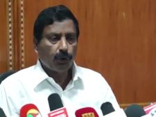 கிரண்பேடிக்கும், நாராயணசாமிக்கும் சண்டை... அதிமுக எம்.எல்.ஏ. அன்பழகன் தகவல்- வீடியோ 
