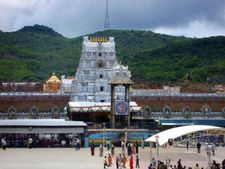 திருப்பதியில் அங்கப்பிரதட்சணம் செய்யப் போறீங்களா.. அப்ப ஆதார் அட்டை கட்டாயம் ! 