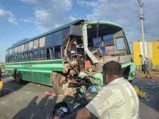 நெல்லை அருகே டாடா மேஜிக் வாகனம் மீது அரசு பேருந்து மோதி விபத்து- 4 பேர் பலி