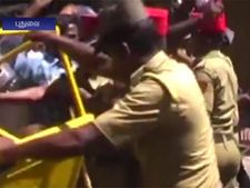 ஆந்திராவில் 32 தமிழர்கள் கைதை கண்டித்து புதுவையில் போராட்டம்: வீடியோ