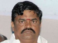 என் மருமகனைக் காப்பாத்த முடியாமப் போச்சே.. கதறி அழுத அமைச்சர்