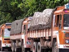 200 கோடி வர்த்தகம் பாதிப்பு... லாரிகள் எரிப்பு... கண்டித்து லாரி உரிமையாளர்கள் நாளை ஓசூரில் மறியல்