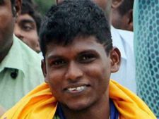 சேலம் குலுங்க.. குலுங்க.. ‘தங்க மகன்’ மாரியப்பனுக்கு பிரமாண்ட வரவேற்பு தந்த மக்கள்- வீடியோ 