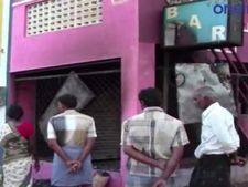 மதுபாட்டில்களைக் கொள்ளையடித்து விட்டு... டாஸ்மாக்கிற்கு தீ வைத்த மர்மநபர்கள்- வீடியோ 
