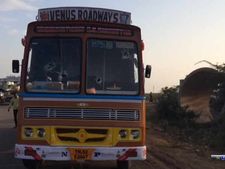 பெல்லாரி: தமிழக லாரிகள் மீது கல்வீச்சு.. உயிருக்கு பயந்து டிரைவர்கள் ஓட்டம் #TNNeedsKaveri