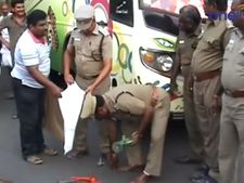 காற்று ஒலிப்பான்கள்... கண்ணைப் பறிக்கும் விளக்குகள்... பஸ்களில் பறிமுதல் செய்த அதிகாரிகள்- வீடியோ 