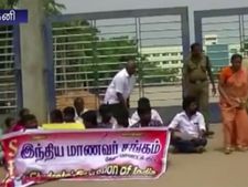 மாணவர் மரணத்தில் சந்தேகம்... பள்ளியை முற்றுகையிட்ட பெற்றோர்- வீடியோ 