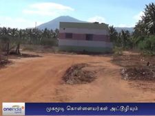 தேனி அருகே பட்டப்பகலில் வீடு புகுந்து குழந்தை கழுத்தில் கத்தியை வைத்து கொள்ளை 