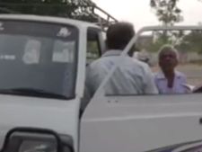 கரூர் பத்திரப்பதிவு அலுவலகத்தில் முதியவரிடம் இருந்து நூதன முறையில் ரூ. 5 லட்சம் திருட்டு- வீடியோ 
