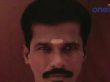 மதுரையில் பயங்கரம்.. வீட்டின் அருகிலேயே திமுக நிர்வாகி 15 பேர் கொண்ட கும்பலால் வெட்டிக் கொலை- வீடியோ