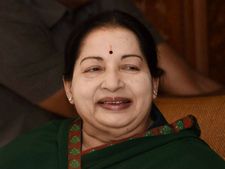 ஜெயலலிதா மறைவு.. புதுச்சேரியில் இன்று பள்ளி, கல்லூரிகளுக்கு விடுமுறை 