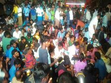 ஜல்லிக்கட்டு போராட்டம்: திரண்டு வரும் இளைஞர் படை- அலங்காநல்லூர் பஸ் சேவை நிறுத்தம்! 