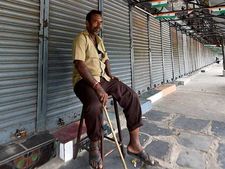 ஜல்லிக்கட்டுக்கு ஆதரவாக மதுரை சோழவந்தானில் கடைகள் அடைப்பு!!!