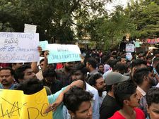 ஜல்லிக்கட்டு ஆதரவு உண்ணாவிரதம்.. வேலூரில் 500 பேர் கைது 