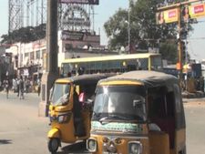 மதுரையில் 7 நாட்களுக்குப் பின் இயல்பு நிலை திரும்பியது..பேருந்துகள் இயங்கத் தொடங்கின !