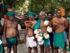  டெல்லியில் போராடும் விவசாயிகளுக்கு ஆதரவாக தஞ்சையிலும் விவசாயிகள் போராட்டம்! இரவும் தொடர்கிறது