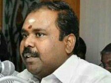  குடிநீர் கேட்டு அமைச்சர் உதயகுமாரை முற்றுகையிட்ட பெண்கள்...திருவண்ணாமலையில் பரபரப்பு! 