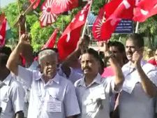சேலம் உருக்காலையை தனியார் மயமாக்க எதிர்ப்பு.. போராட்டத்தில் குதித்த ஊழியர்கள்