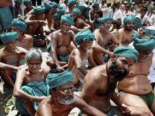 டெல்லியில் போராடும் விவசாயிகளுக்கு ஆதரவாக புதுச்சேரியிலும் விவசாயிகள் தொடர் போராட்டம்!