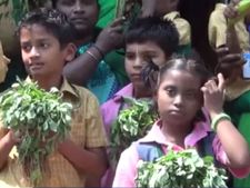  விவசாயிகளுக்காகப் போராடிய மாற்றுத்திறனாளி குழந்தைகள்!- வீடியோ 