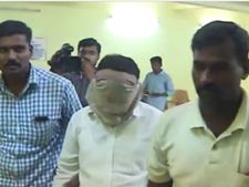  எம்.பி.பி.எஸ் சீட் வாங்கி தருவதாக பல லட்சம் மோசடி.... ஏமாற்றுக் கும்பல் கைது: வீடியோ 