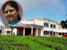 கொடநாடு கொலை: சசிகலாவிடம் விசாரணை- கோவை சிறையில் அணிவகுப்பு