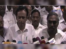 15 அமைச்சர்கள், 35 எம்எல்ஏக்கள் எங்கள் அணிக்கு வரத் தயாராக உள்ளனர் - செம்மலை அதிரடி