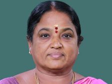 வனரோஜா வந்த கார் பள்ளத்தில் உருண்டு விபத்து..!