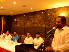 சமூக சேவகர் எல்கேஎஸ் மீரானுக்கு துபாய் ஸ்டார் ஹோட்டலில் வரவேற்பு நிகழ்ச்சி!