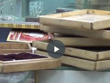  மதுரையில் கேட்டை உடைத்து நகைக்கடையில் துணிகர கொள்ளை - வீடியோ 