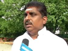 நாராயணசாமிக்கு பெரும் சிக்கல்... 3 எம்.எல்.ஏக்களுடன் நமச்சிவாயம் அணி மாறப் போவதாக பரபரப்பு