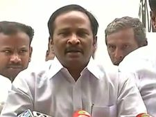 புரோக்கர்களை வைத்து ஆசை காட்டி எம்எல்ஏக்களை வளைக்கப் பார்க்கிறார்கள்...அருண்மொழித்தேவன் ஆதங்கம்! 