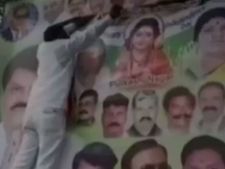  ஆடிக்கிருத்திகை.. தமிழ் பேனர்களை கிழித்த கன்னட அமைப்பினர் - பெங்களூருவில் பதற்றம் 