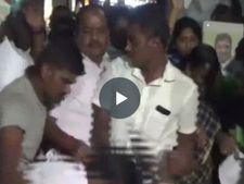 எம்.ஆர். விஜயபாஸ்கர் நீக்கம்.. தினகரன் கொடும்பாவியை எரித்து போராட்டம்.. கரூரில் பரபரப்பு.. வீடியோ 