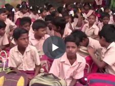 பள்ளியைத் தரம் உயர்த்தக் கோரி பெற்றோருடன் மாணவர்கள் போராட்டம் - வீடியோ 